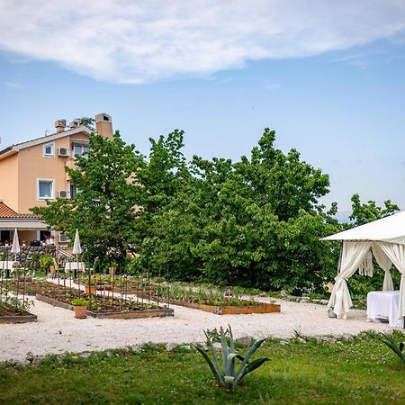 Villa Nada Ловран Екстериор снимка