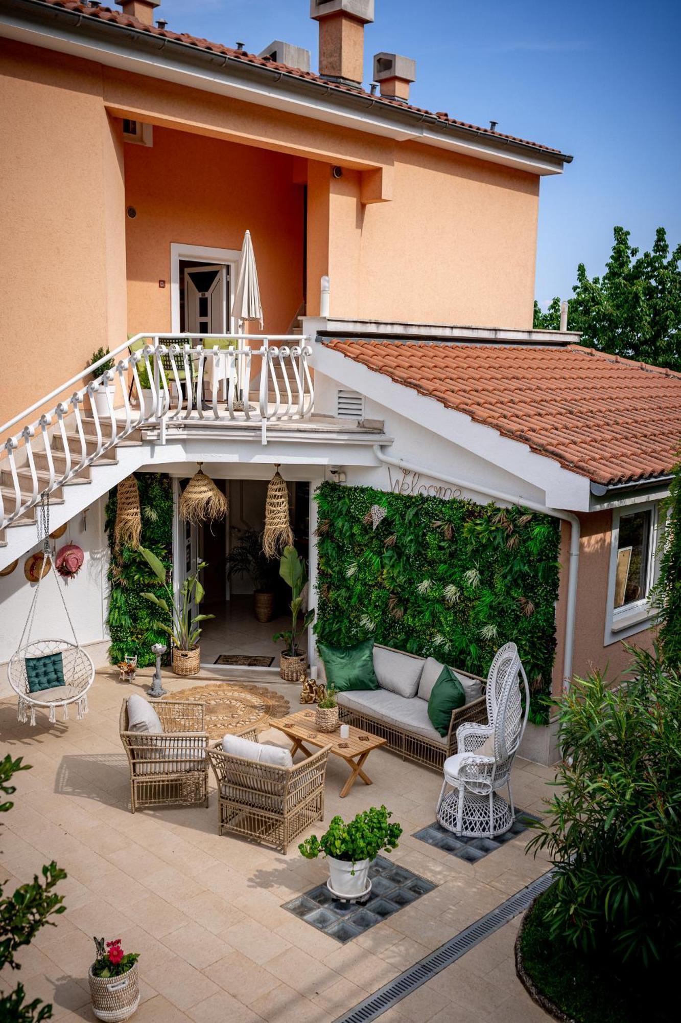 Villa Nada Ловран Екстериор снимка