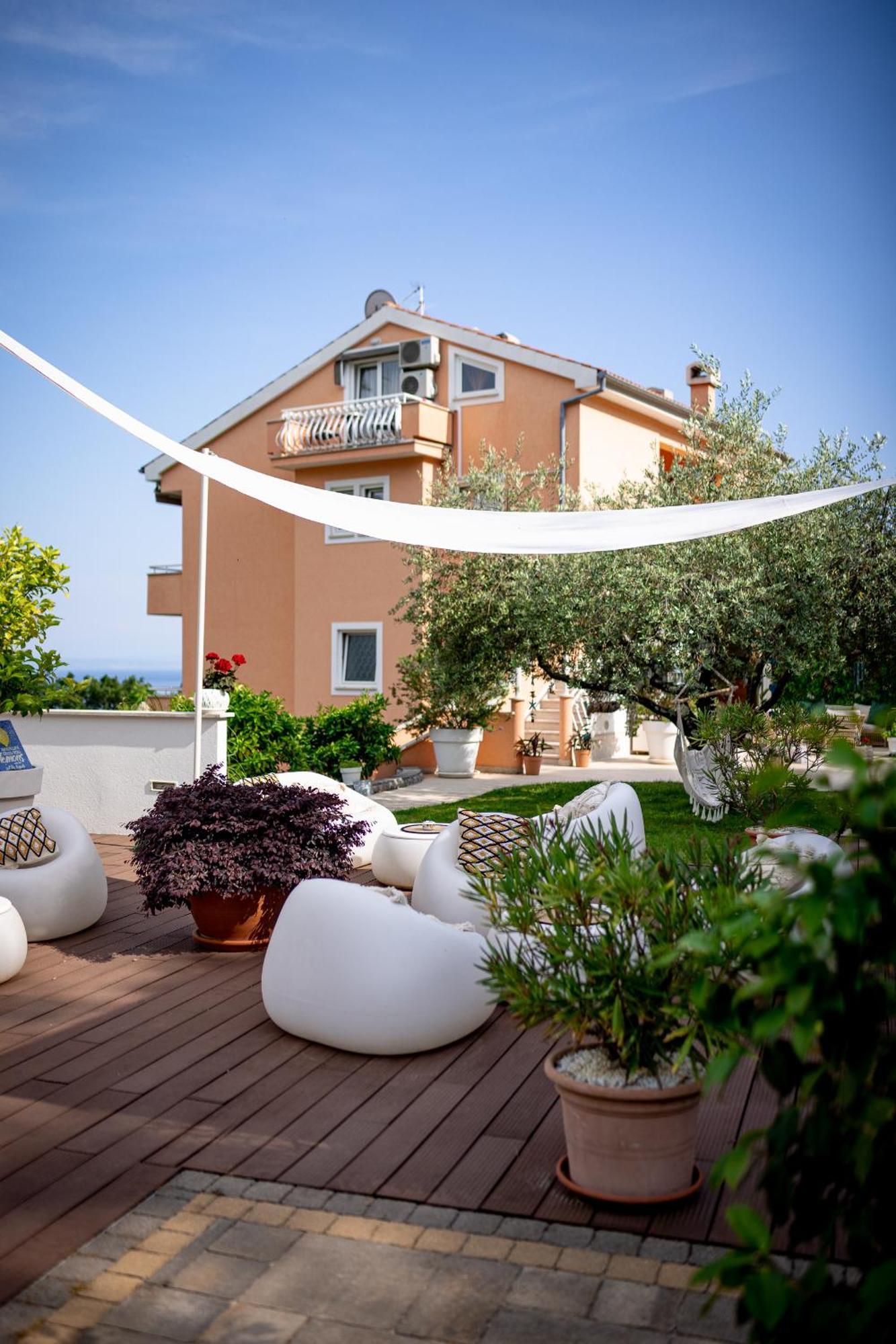 Villa Nada Ловран Екстериор снимка