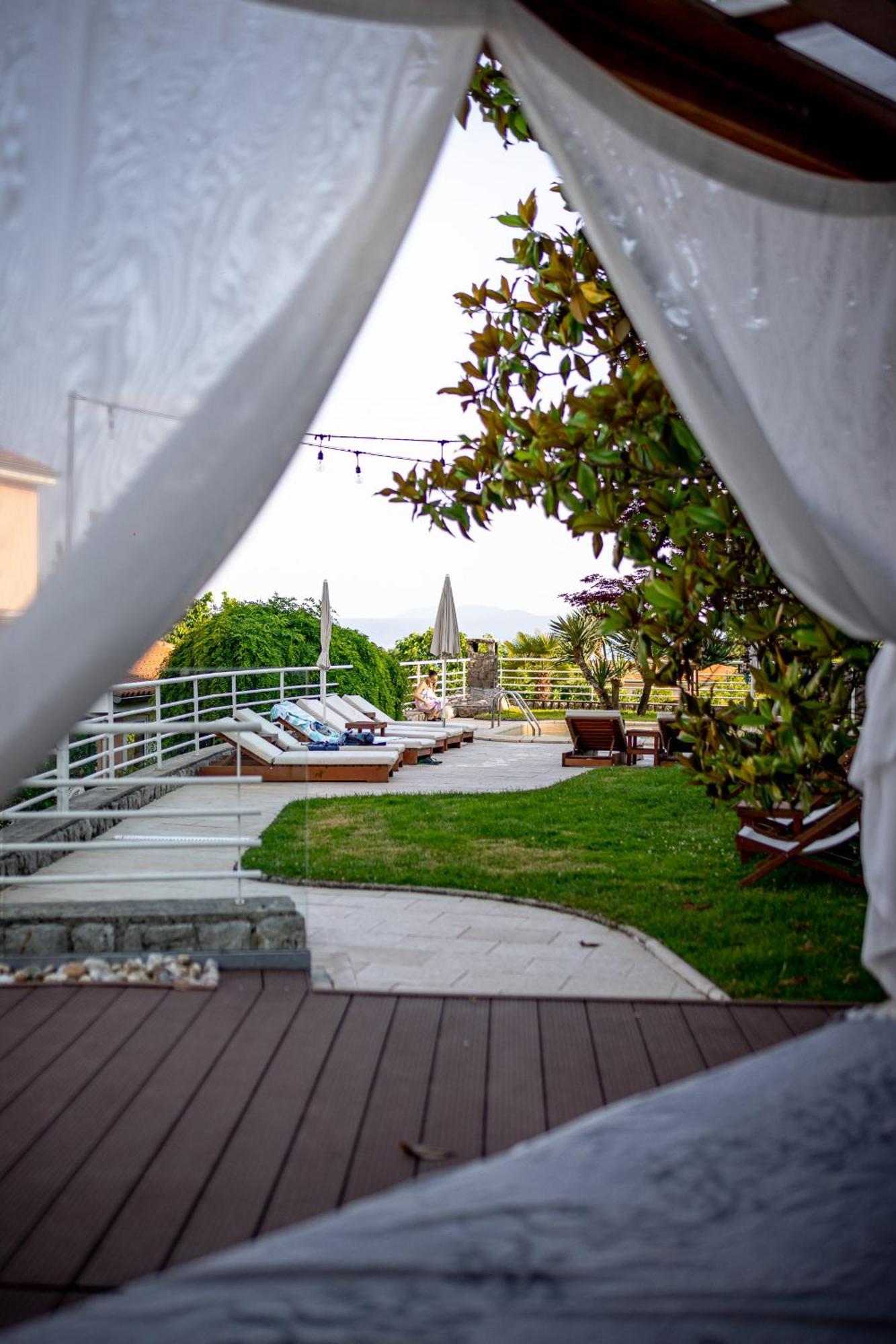 Villa Nada Ловран Екстериор снимка