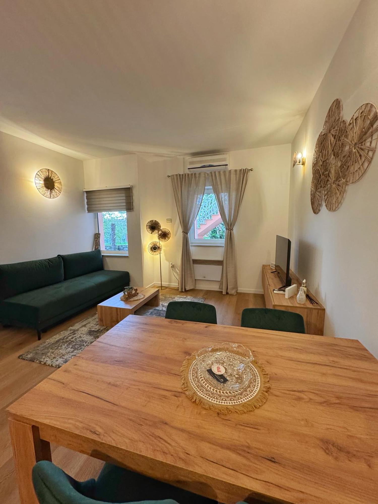 Villa Nada Ловран Екстериор снимка