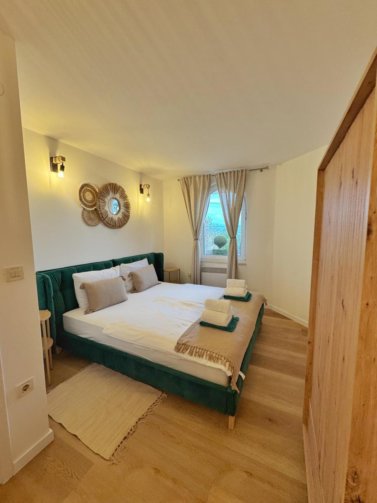 Villa Nada Ловран Екстериор снимка