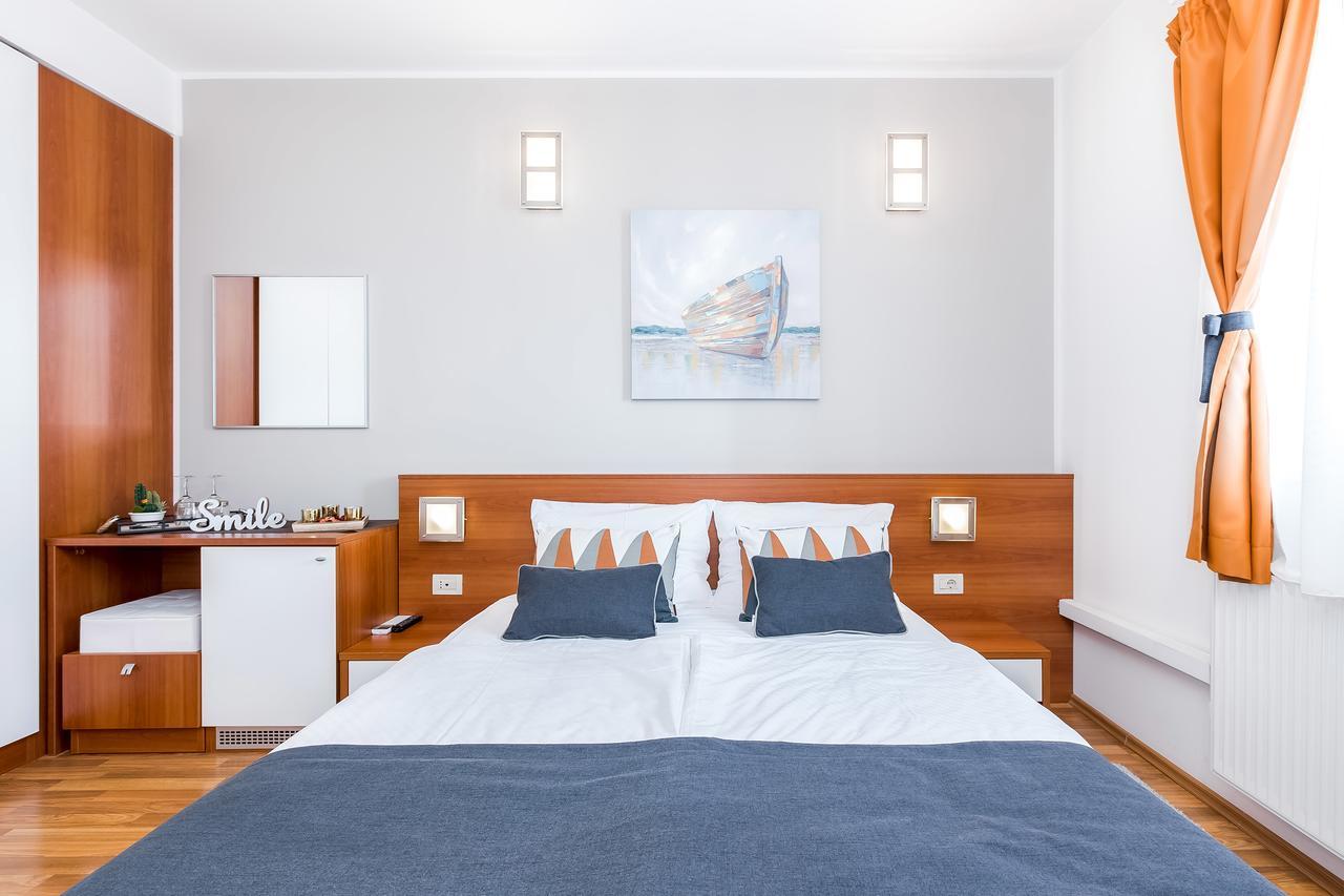 Villa Nada Ловран Екстериор снимка