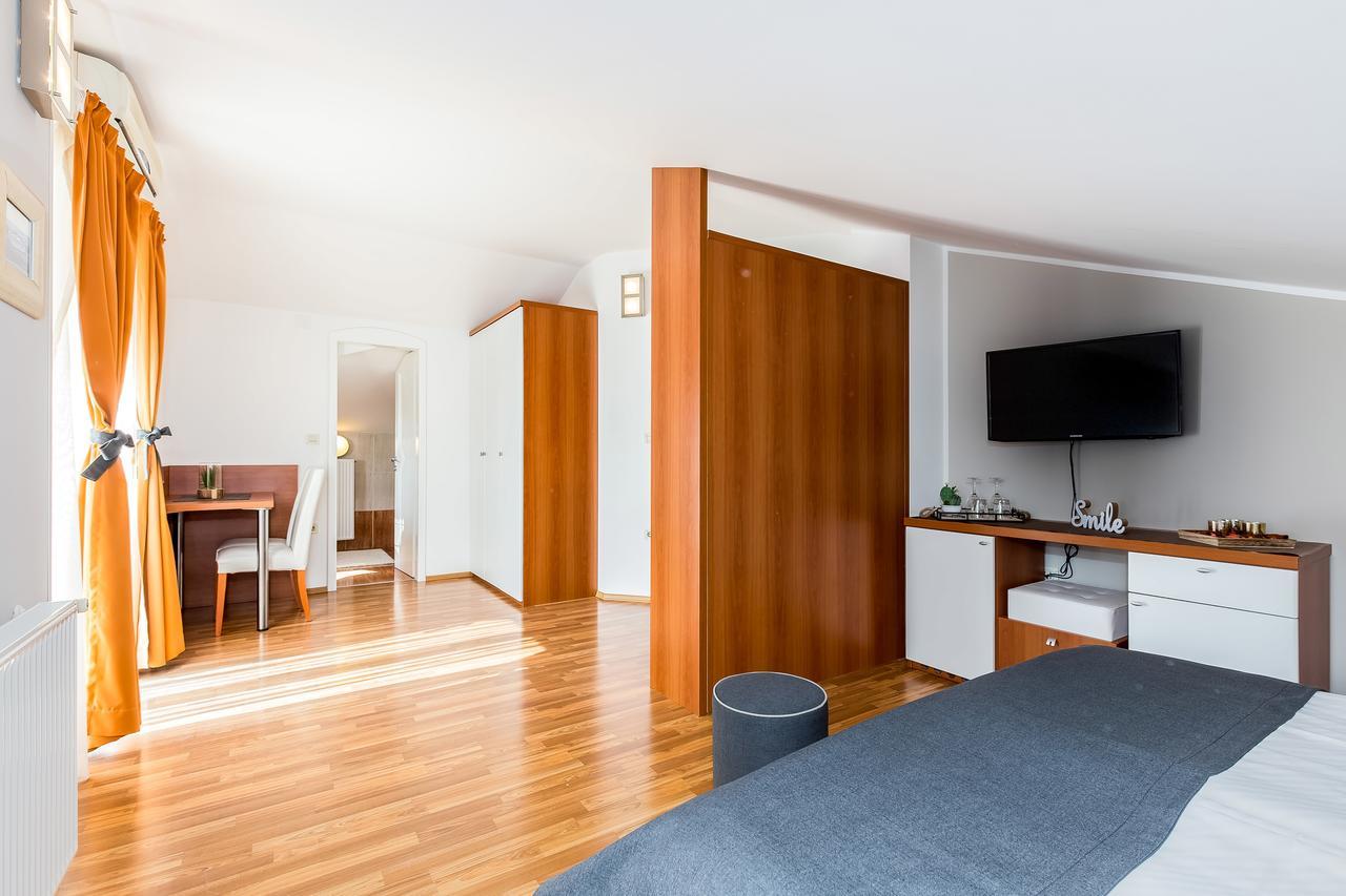 Villa Nada Ловран Екстериор снимка