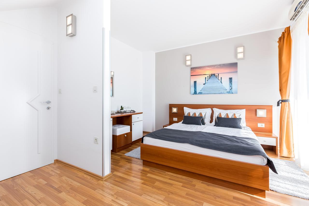 Villa Nada Ловран Екстериор снимка