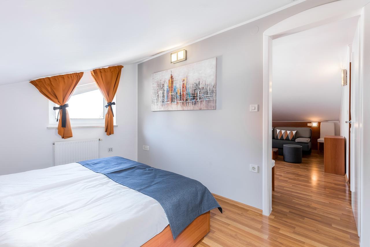 Villa Nada Ловран Екстериор снимка