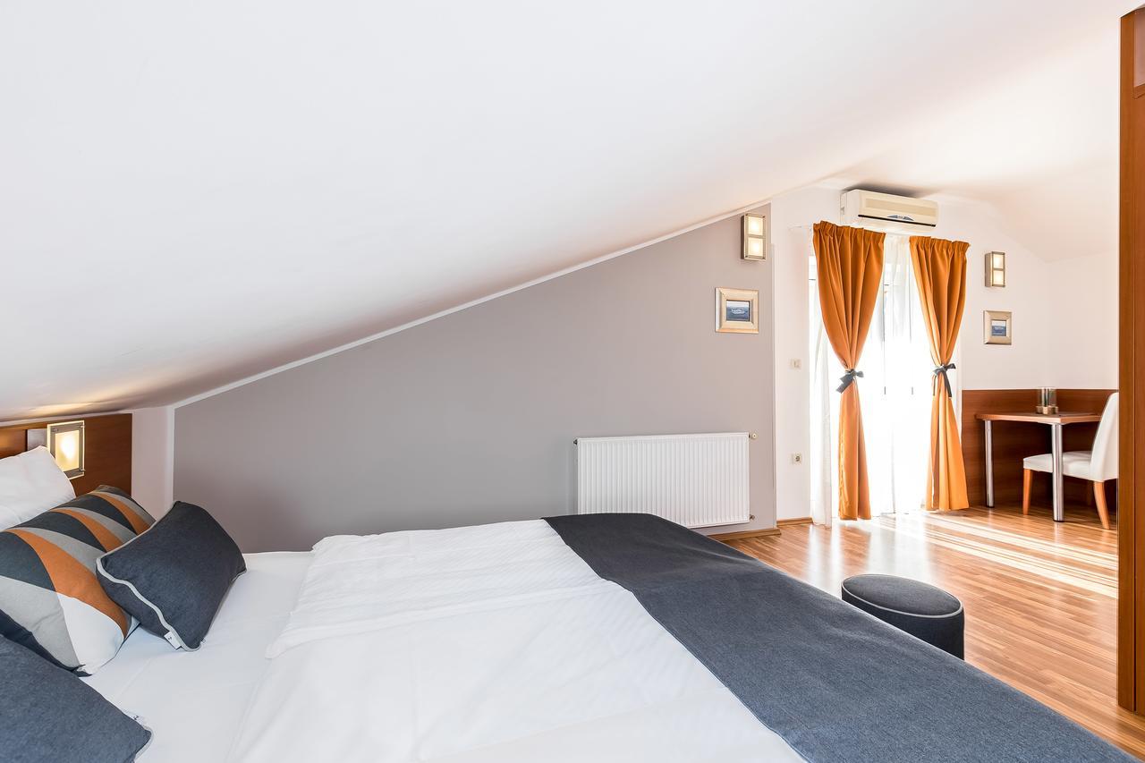 Villa Nada Ловран Екстериор снимка