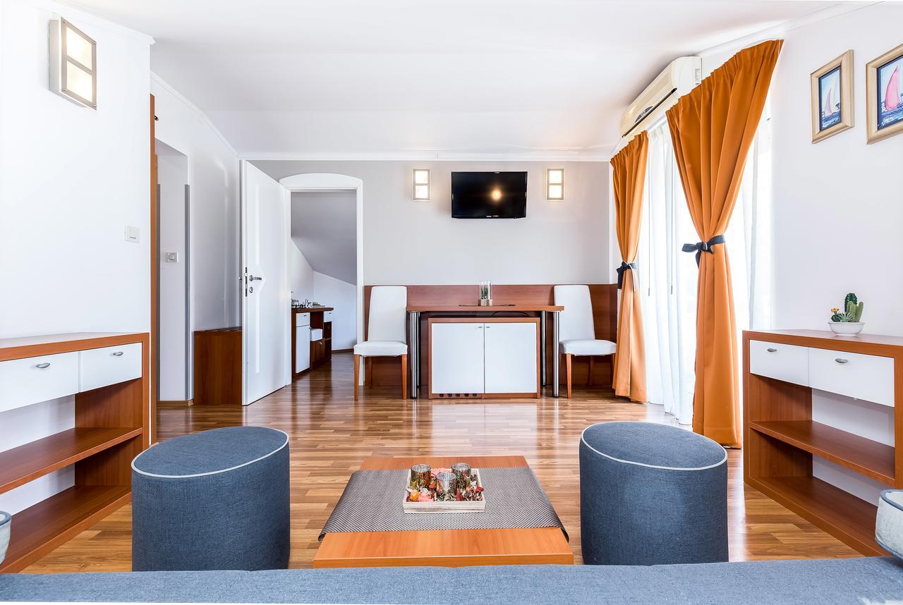 Villa Nada Ловран Екстериор снимка