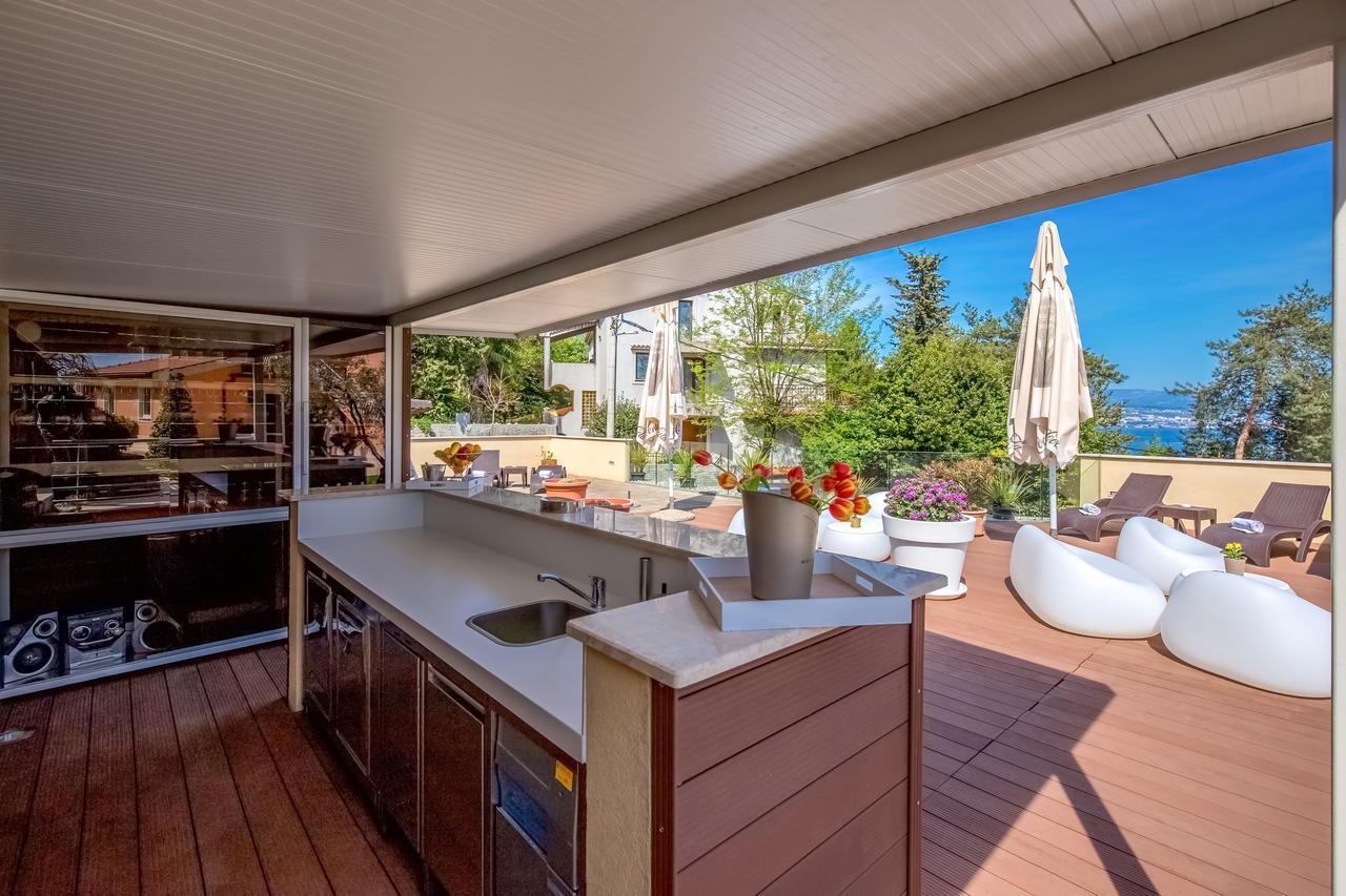 Villa Nada Ловран Екстериор снимка