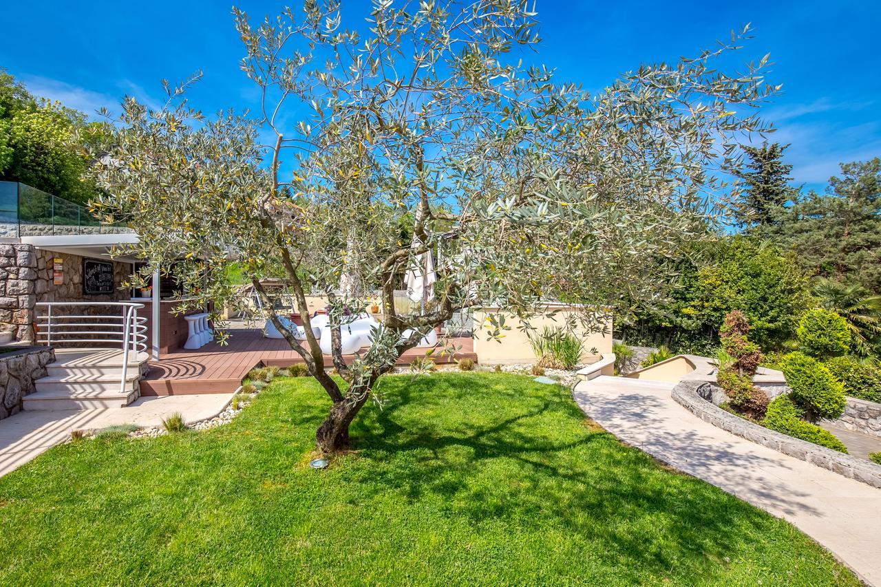 Villa Nada Ловран Екстериор снимка