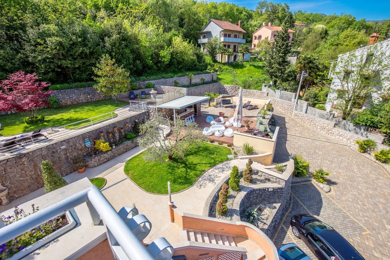 Villa Nada Ловран Екстериор снимка